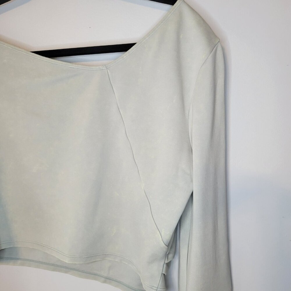 NWT Free People Assymetrical Distressed Long Sleeved Top Size Large - Picture 9 of 12